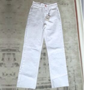 Zara size 0 NWT Straight Leg White Jeans